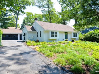 212 Godwin Ave, Wyckoff, NJ, 07481