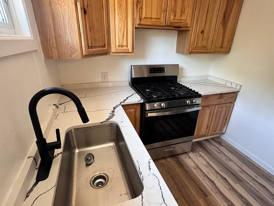 3138 N Dixie Blvd #1
