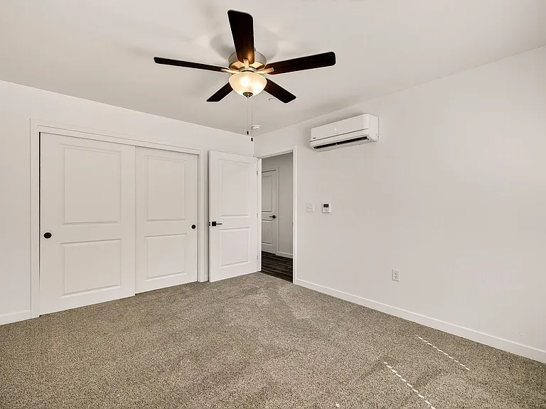 Villa Monterey Apartments — Photo 54