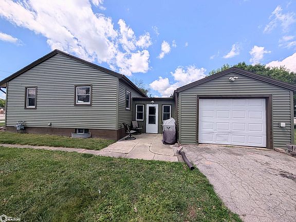 4th image of 307 1st Ave N