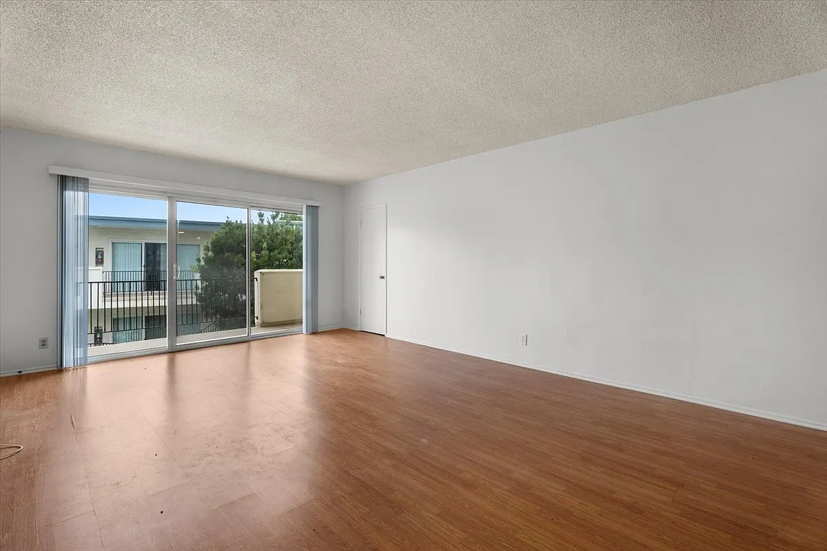 2 bed, 1162 sqft, $2,595 — Photo 4