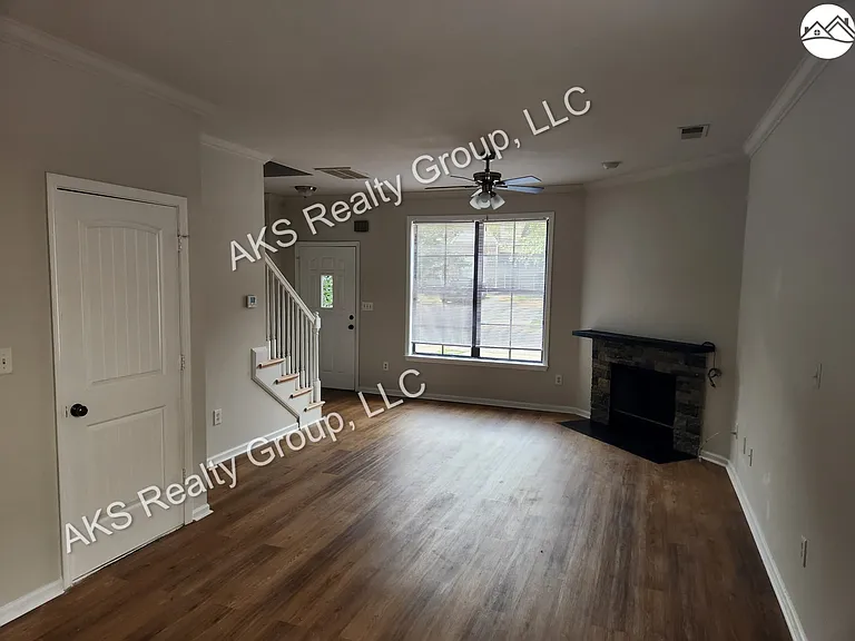 2269 Ridgemont Dr — Photo 4