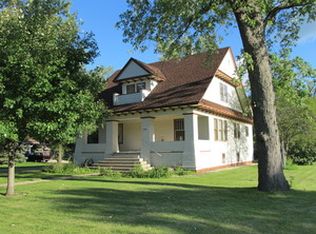 390 E 5th Ave, Clifton, IL 60927