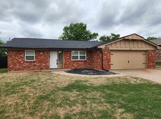 824 NW 48th St, Lawton, OK 73505