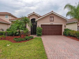 2069 Fairmont Ln, Naples, FL 34120