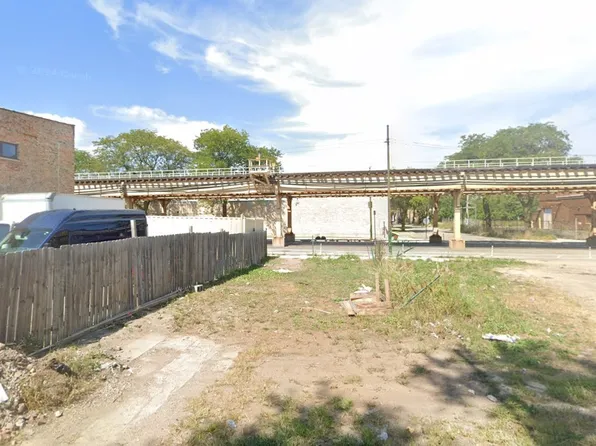 2735 W Lake St, Chicago, IL 60612