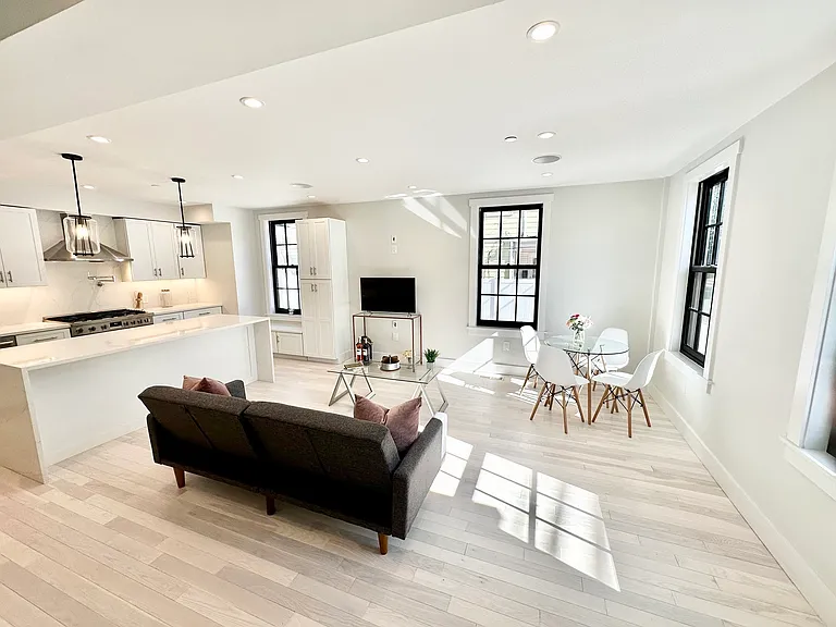 11 Lowell St #A — Photo 3