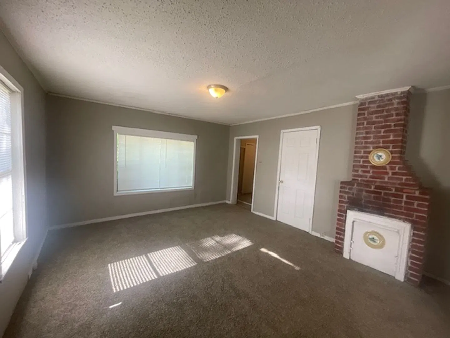 Renovated 2 Bedroom 1.5 Bath Home for Rent!! — Photo 4
