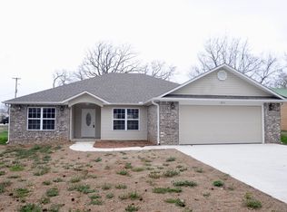 371 S Virginia St, Gentry, AR 72734