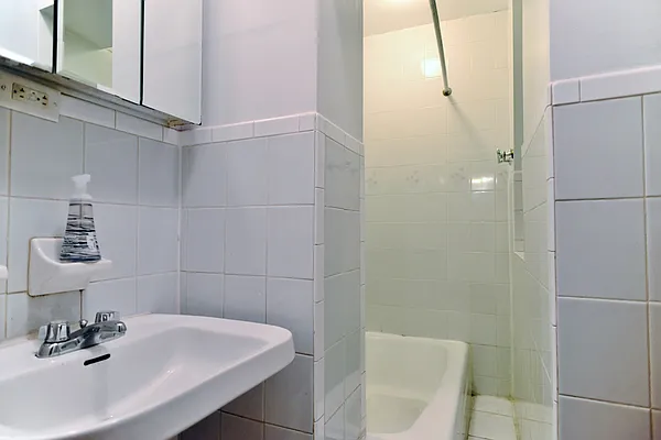 Rented by J Misrahi Realty Corp | media 17