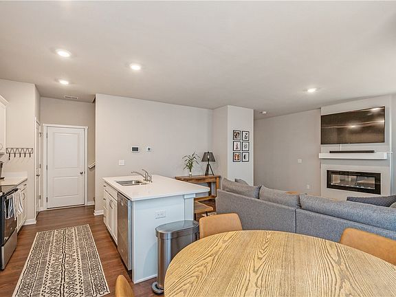 4th image of 3102 NW Linwood Ln