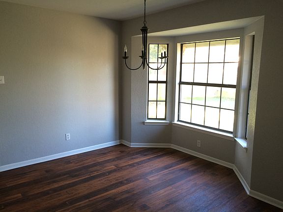 3rd image of 14055 Lone Oak Ln