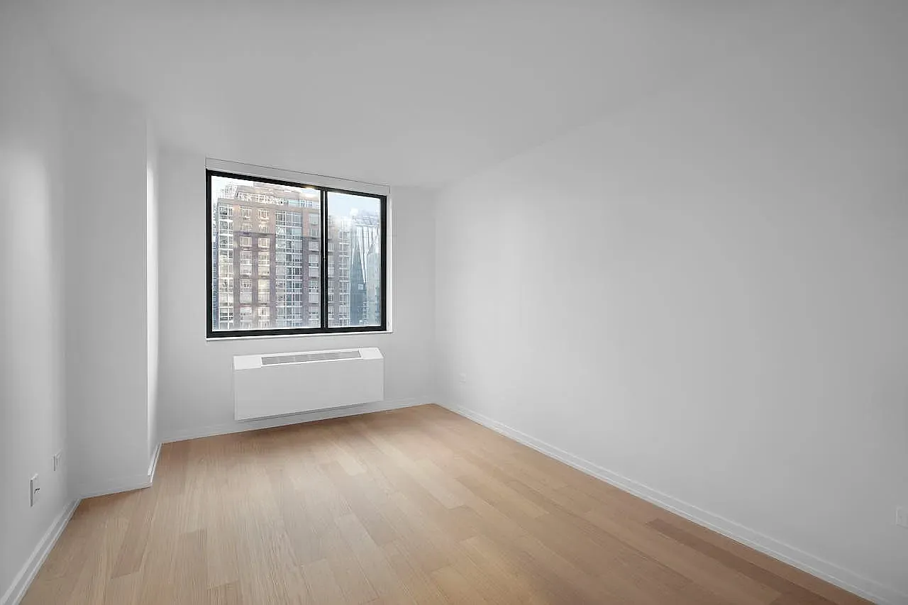 75 West End Avenue — Photo 2