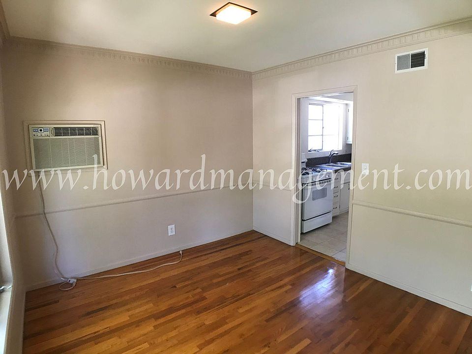 1st image of 8218 De Longpre Ave Unit 8