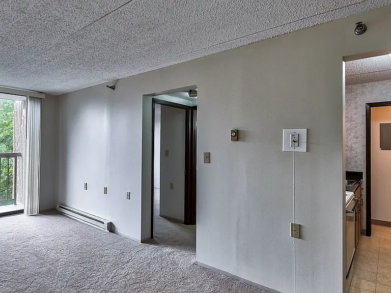 Hancock House Apartments — Photo 13