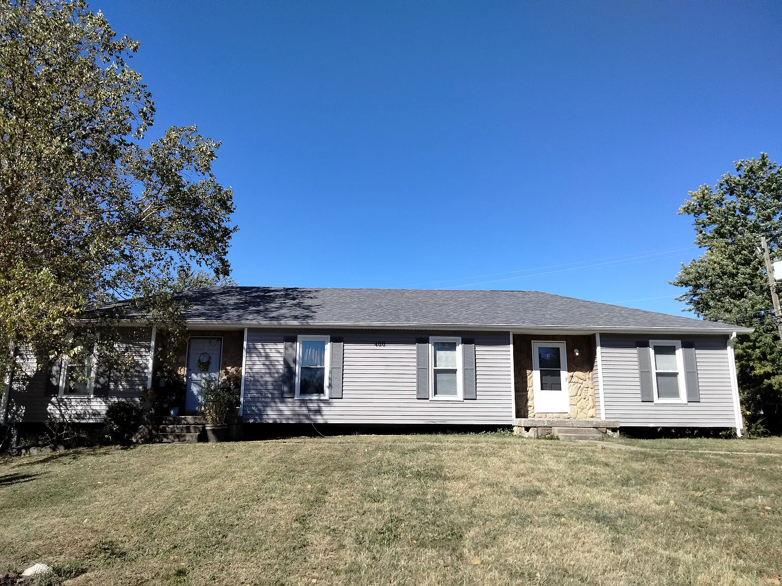 3 bed, 1.5 bath, 1430 sqft, $1,680 — Photo 1