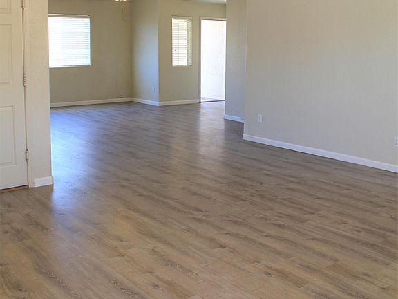 Dining room area to front entrance