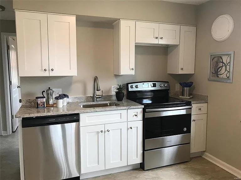 7723 Snowden Ave — Photo 3