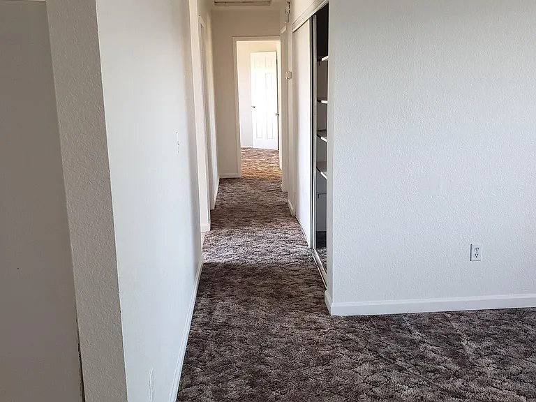 3245 Sanbury Cir — Photo 11
