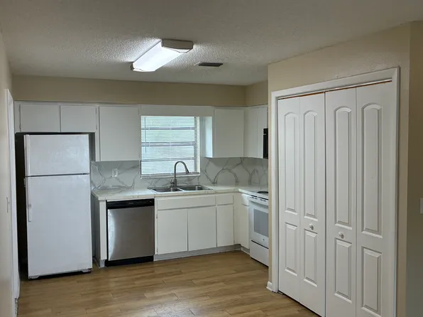 5101 S Clarice Ct APT C, Tampa, FL 33611