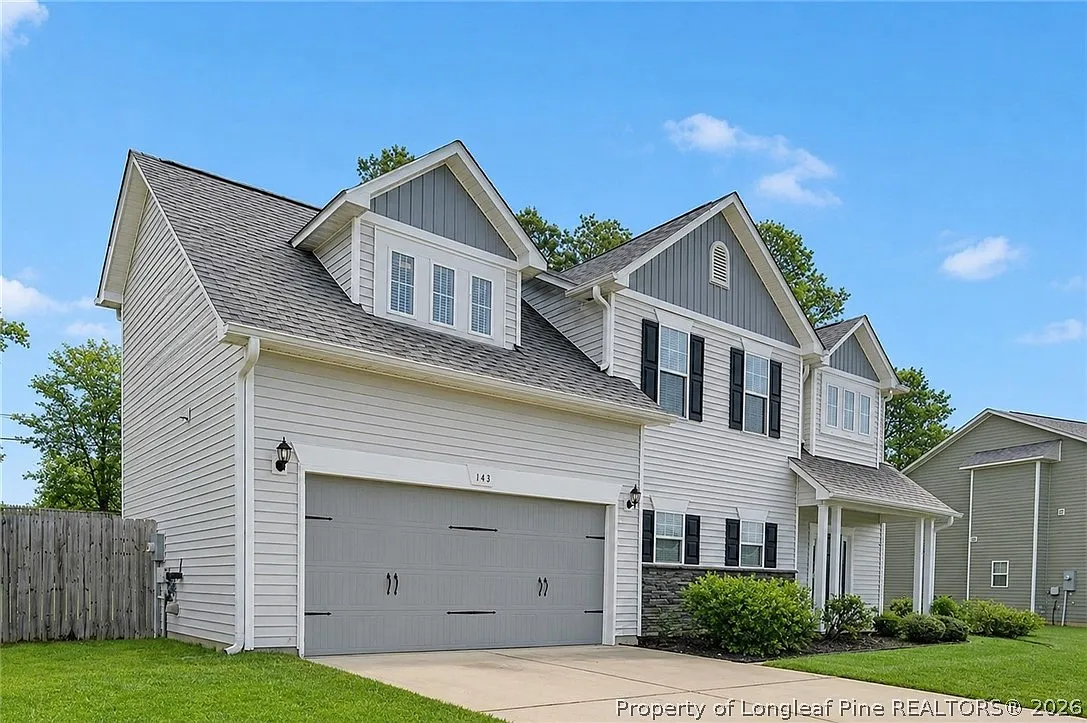 4 bed, 2.5 bath, 2013 sqft, $2,200 — Photo 3