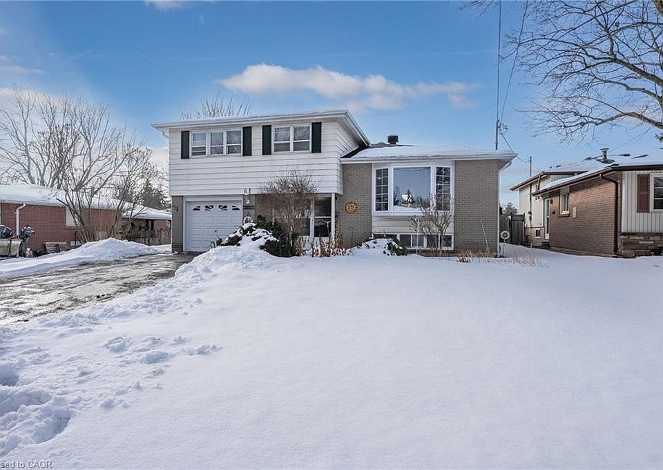 1st image of 61 Moore Park Cres