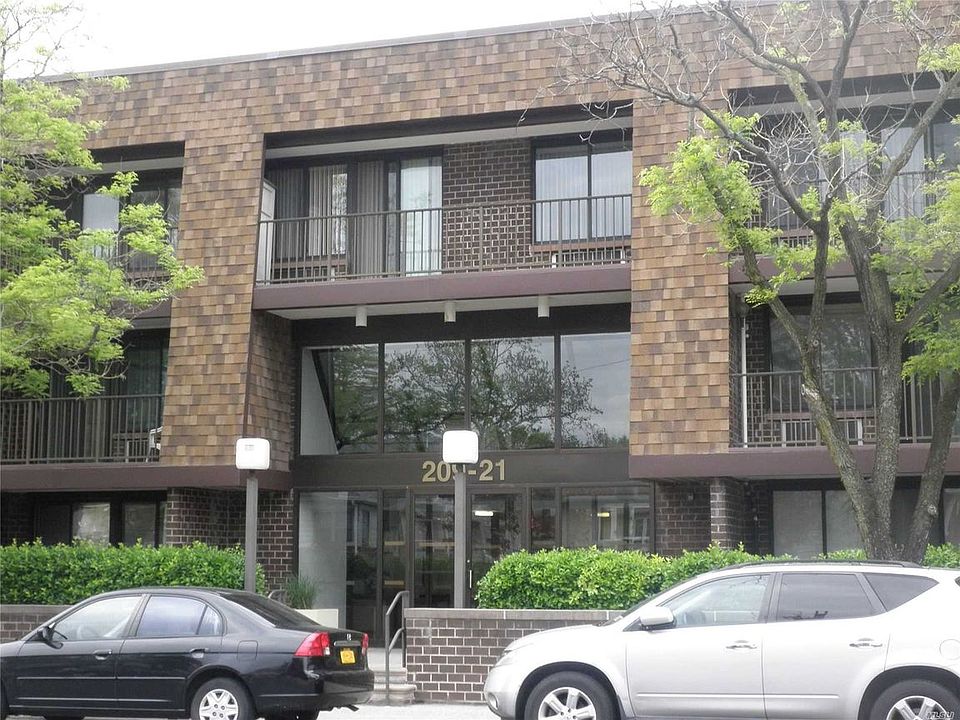 1st image of 20921 26th Ave APT 2E