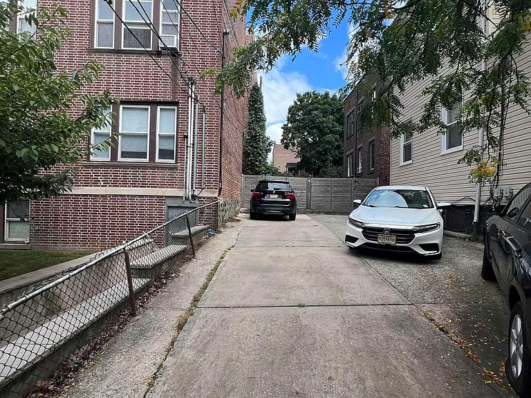 907 Summit Ave #3A — Photo 11