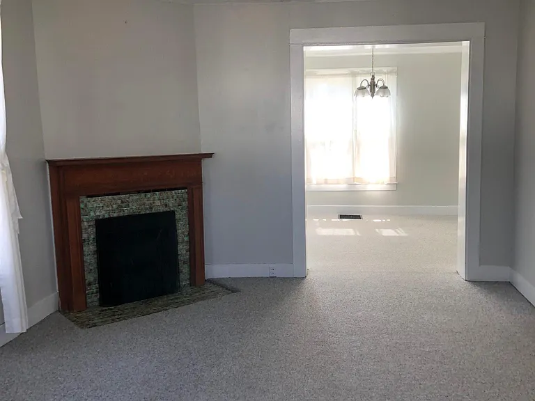 910 E Fort Wayne St — Photo 6