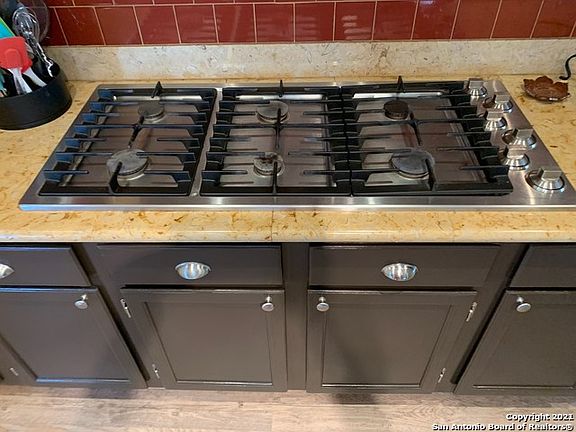3rd image of 1012 N San Marcos St