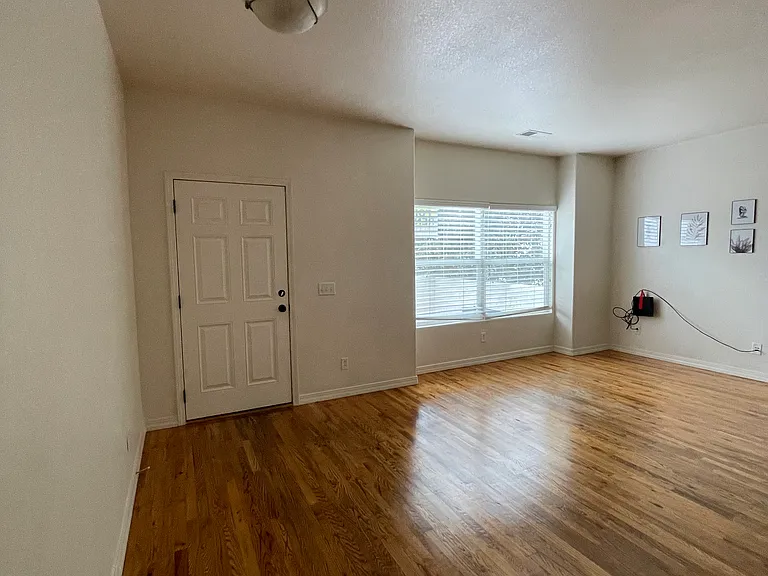 4312 Prestige Point — Photo 2