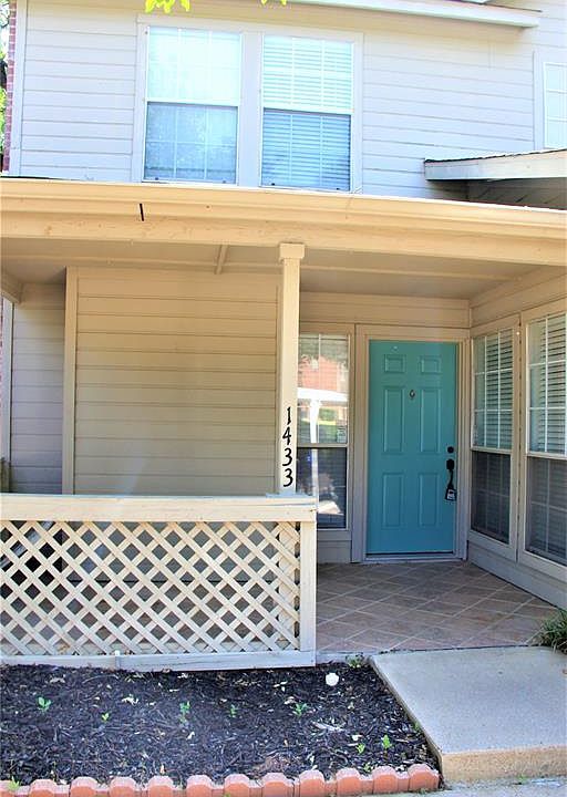 1st image of 1433 Meadowood Village Dr