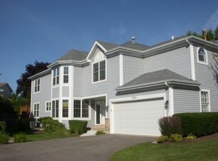 920 Sweetflower Dr, Hoffman Estates, IL 60169