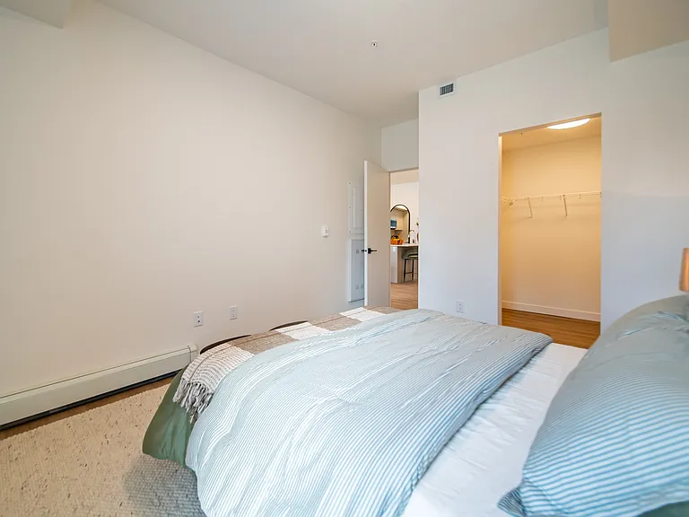 2040 37th St SW — Photo 52