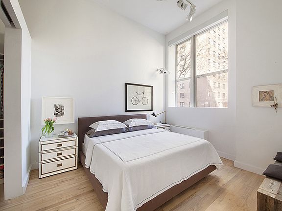 4th image of 420 W 25th St APT 1C