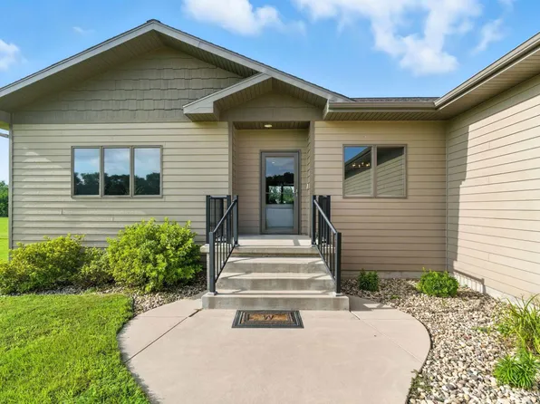 2636 Anthony Ave, Mitchell, SD 57301