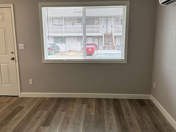 5th image of 437 Hewitt Ave #1