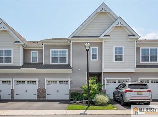 156 Grabowski Dr, Parlin, NJ 08859