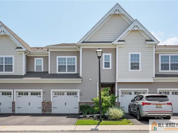 156 Grabowski Dr, Parlin, NJ 08859