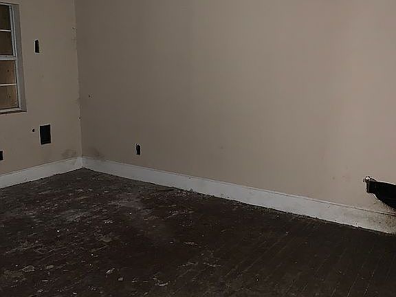 5th image of 2466 E Vickery Blvd