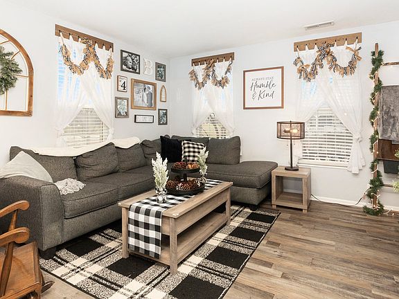 3rd image of 898 Serendipity Dr