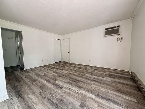 5th image of 678 Katherine Ave APT A