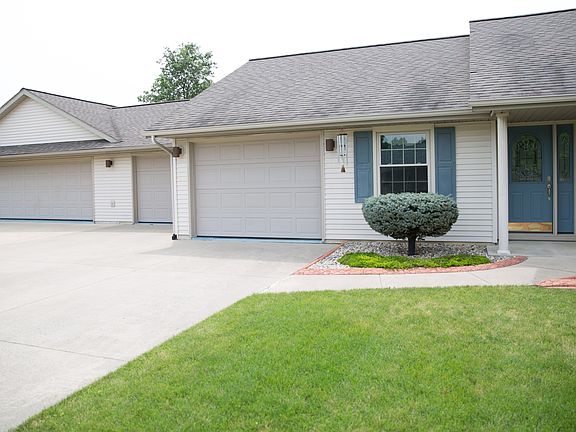 3rd image of 1432 Riverbend Dr