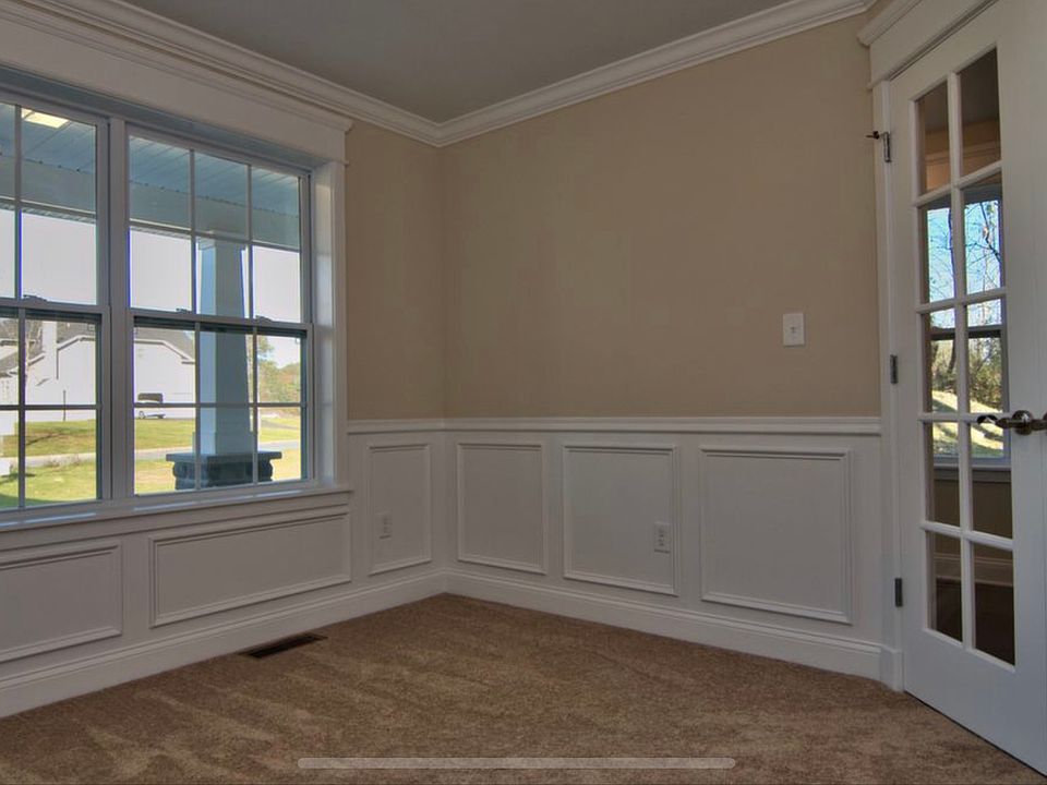 1st image of 664 Stratton Dr