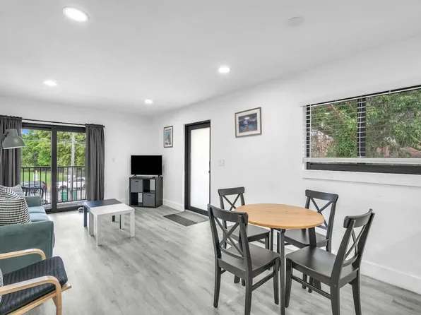 653 SW 2nd St, Miami, FL