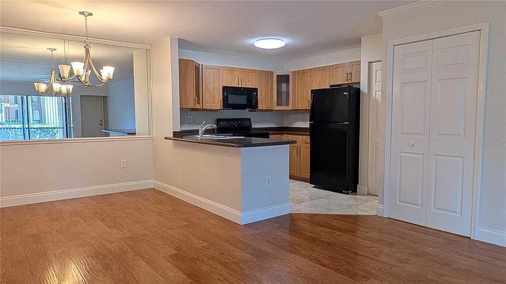 2 bed, 2.0 bath, 1080 sqft, $1,725 — Photo 4