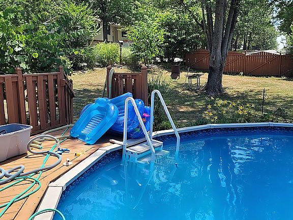 3rd image of 818 Wakefield Dr