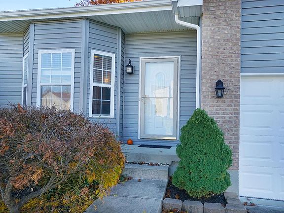 3rd image of 3906 Pebble Creek Ln