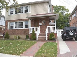 371 Cochran Pl, Valley Stream, NY 11581