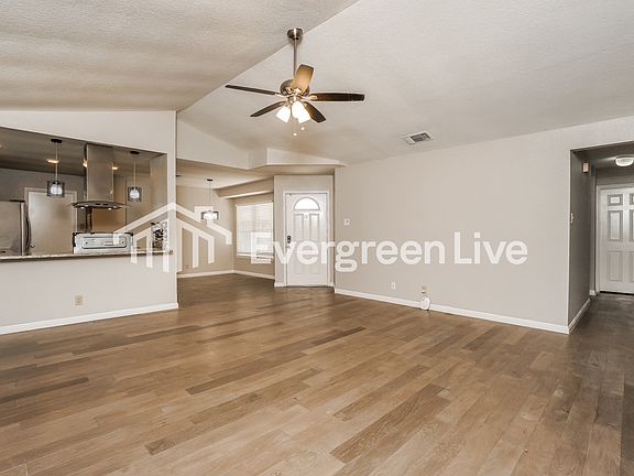 5th image of 719 Cypresstree Dr